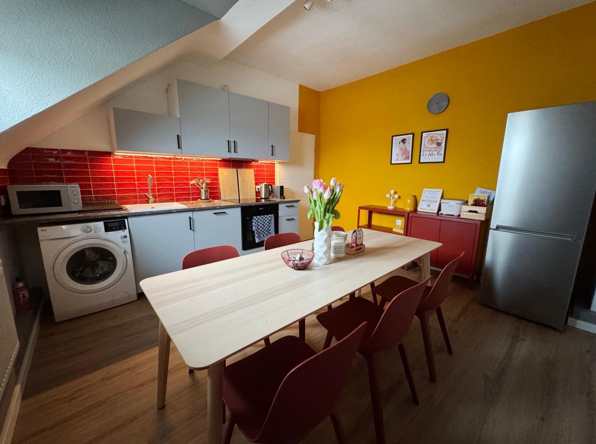 Big Flat With Fresh Renovation, Free Parking, Sonyps, Netflix Διαμέρισμα Ντούισμπουργκ Εξωτερικό φωτογραφία